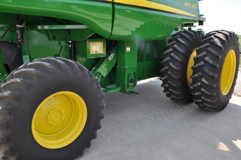 2011 John Deere 9570 STS 2wd combine