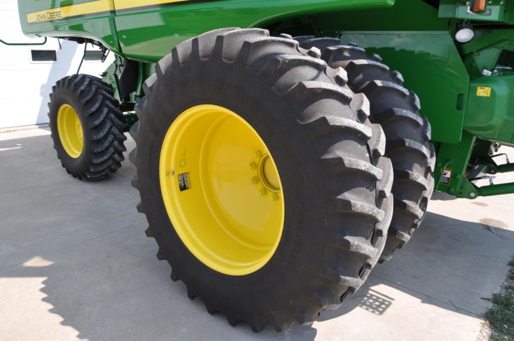 2011 John Deere 9570 STS 2wd combine