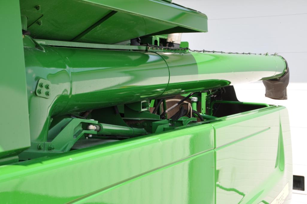 2011 John Deere 9570 STS 2wd combine