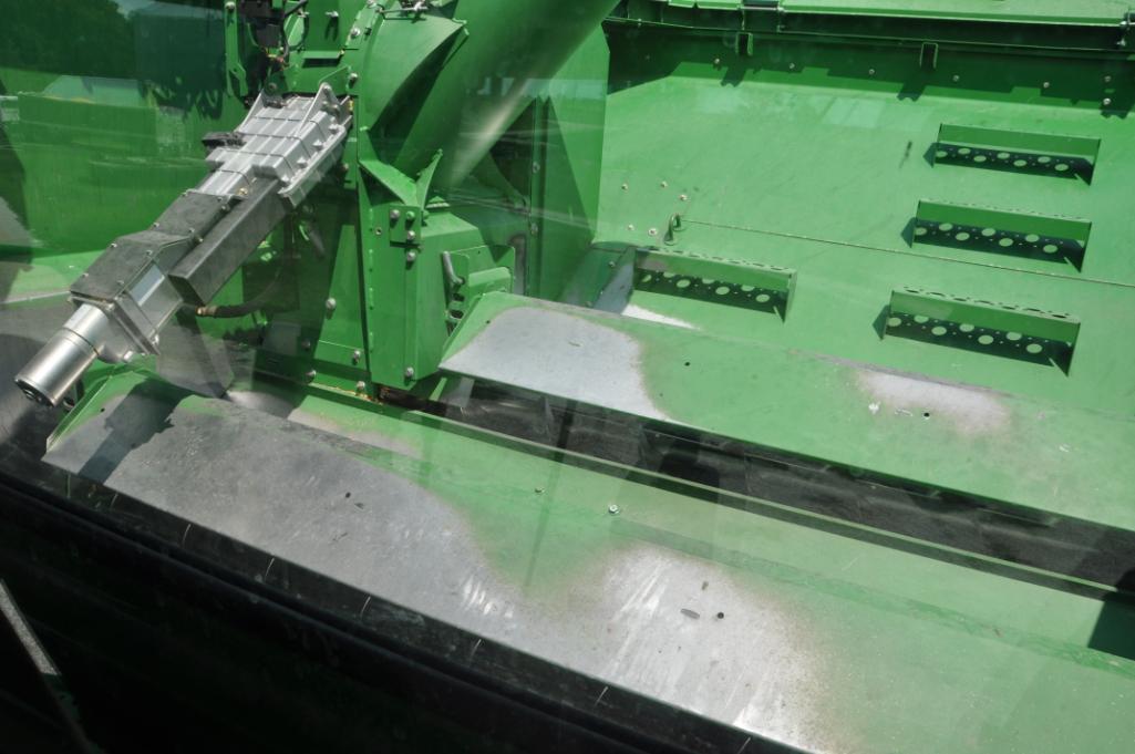 2011 John Deere 9570 STS 2wd combine