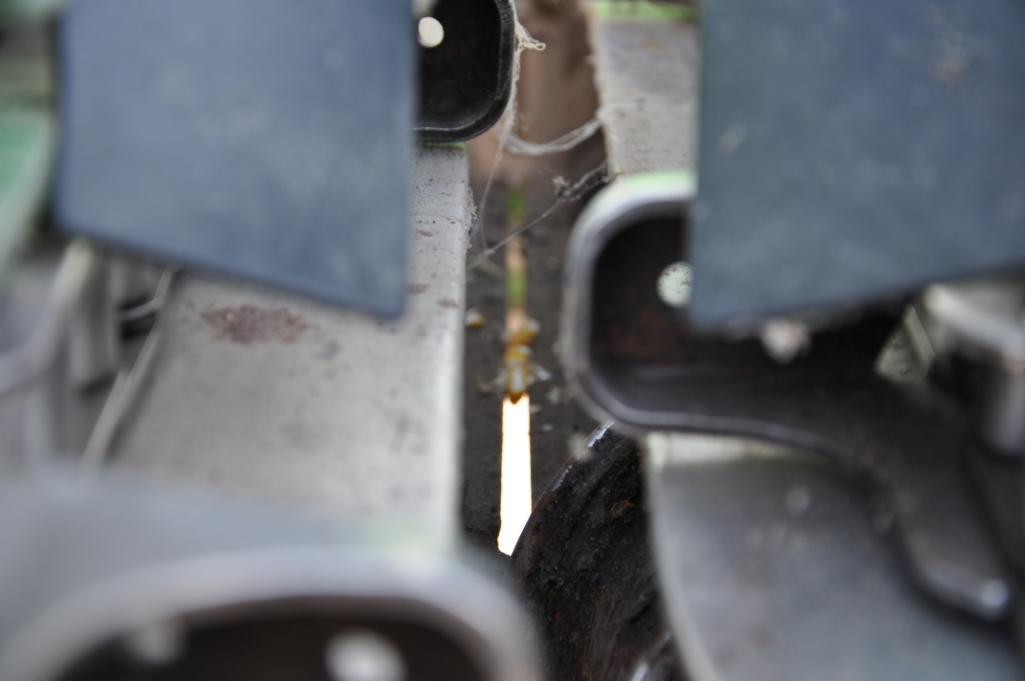 2019 John Deere 708C 8 row 30" corn head