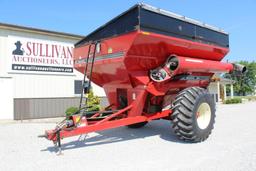 Unverferth 8200 grain cart