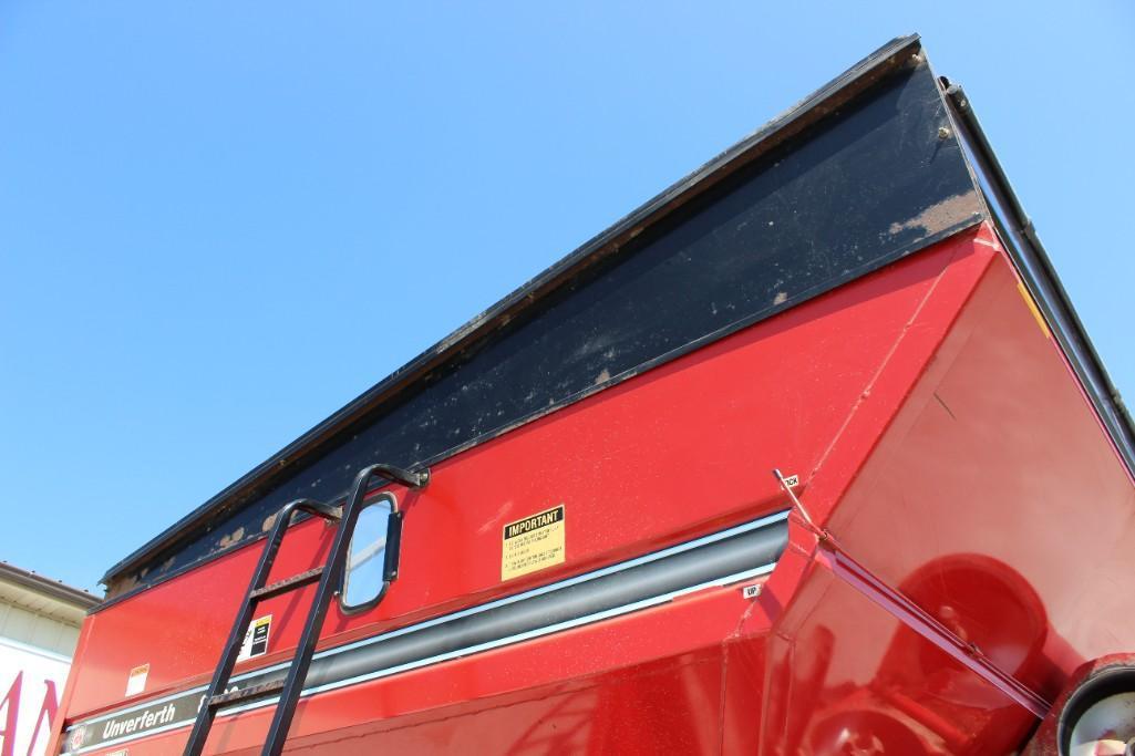Unverferth 8200 grain cart
