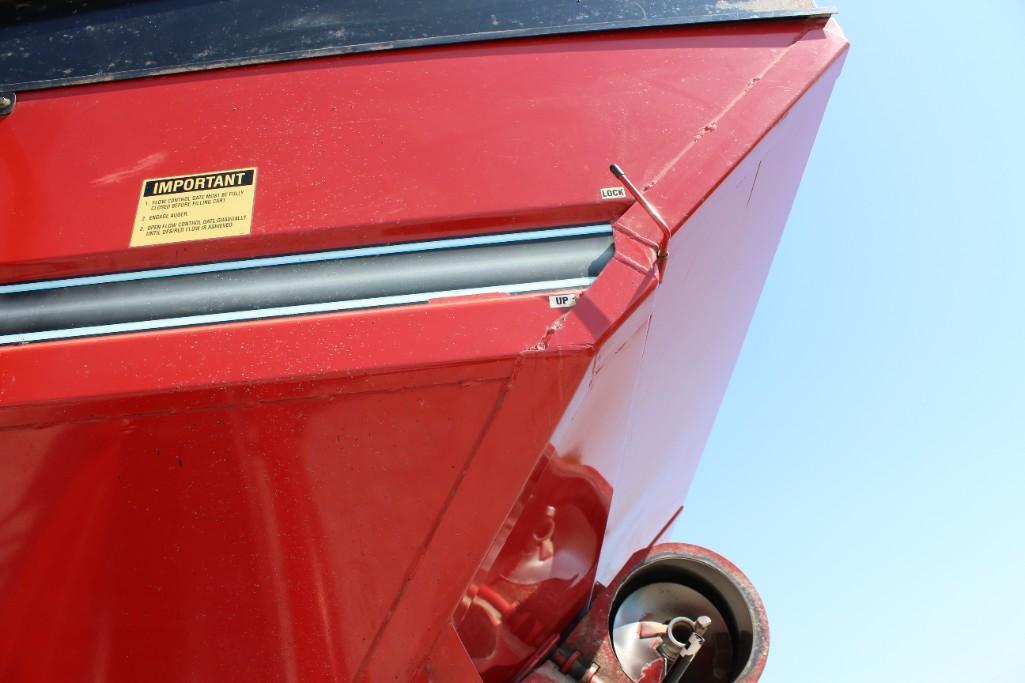 Unverferth 8200 grain cart