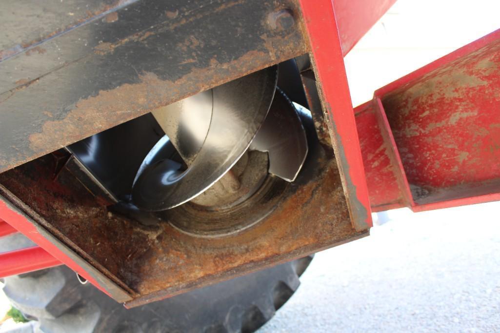 Unverferth 8200 grain cart