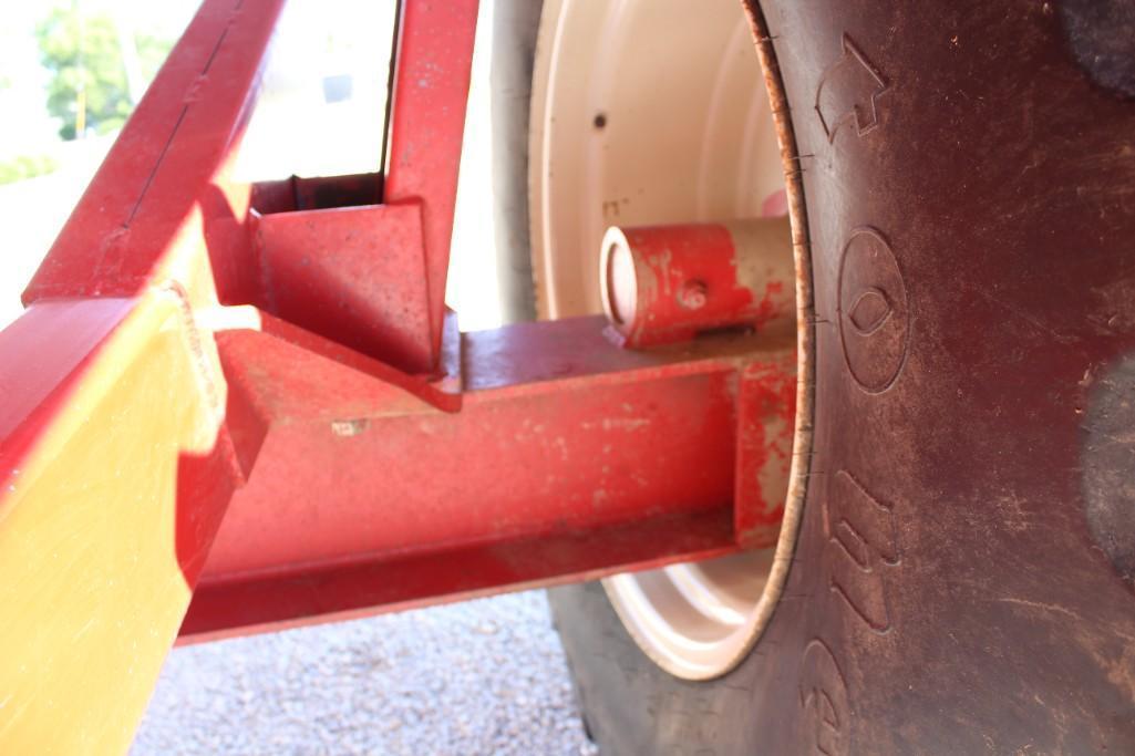 Unverferth 8200 grain cart