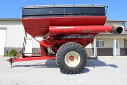 Unverferth 8200 grain cart