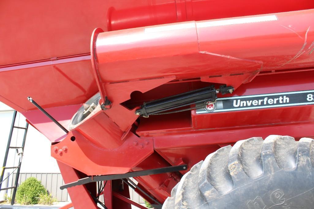 Unverferth 8200 grain cart