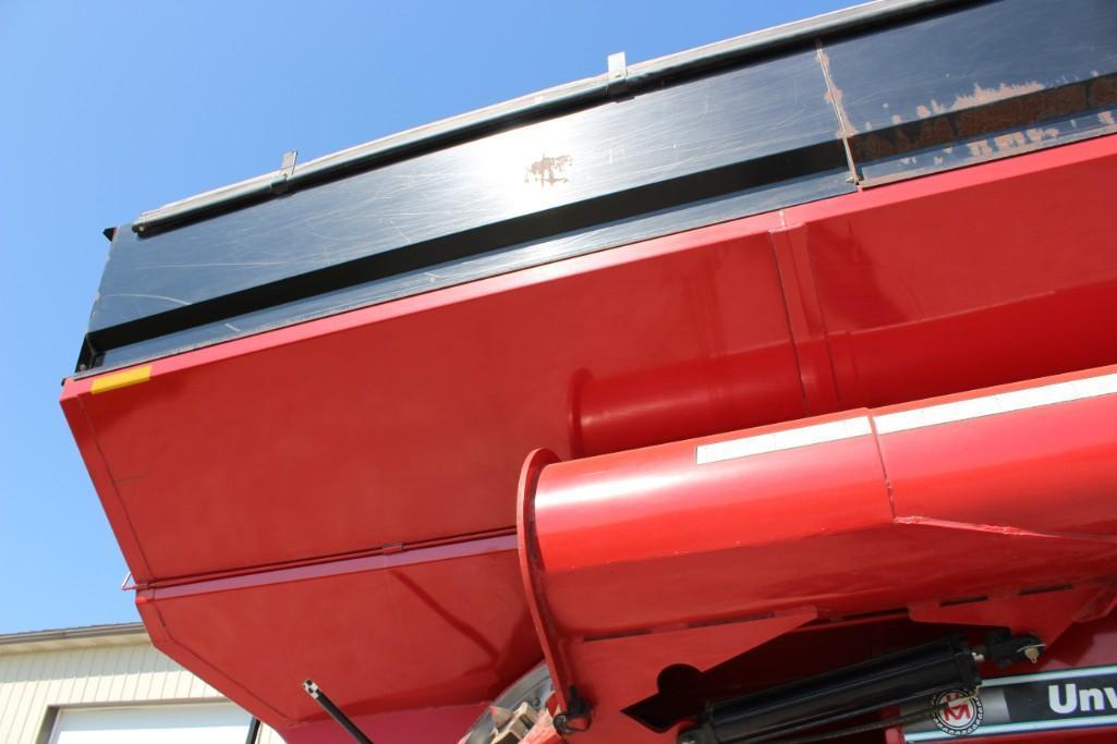 Unverferth 8200 grain cart