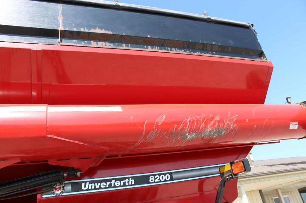 Unverferth 8200 grain cart