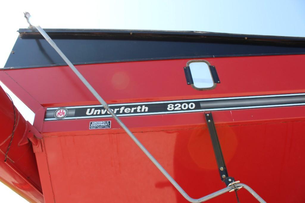 Unverferth 8200 grain cart
