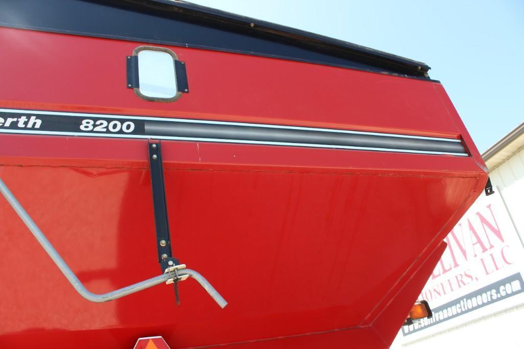 Unverferth 8200 grain cart