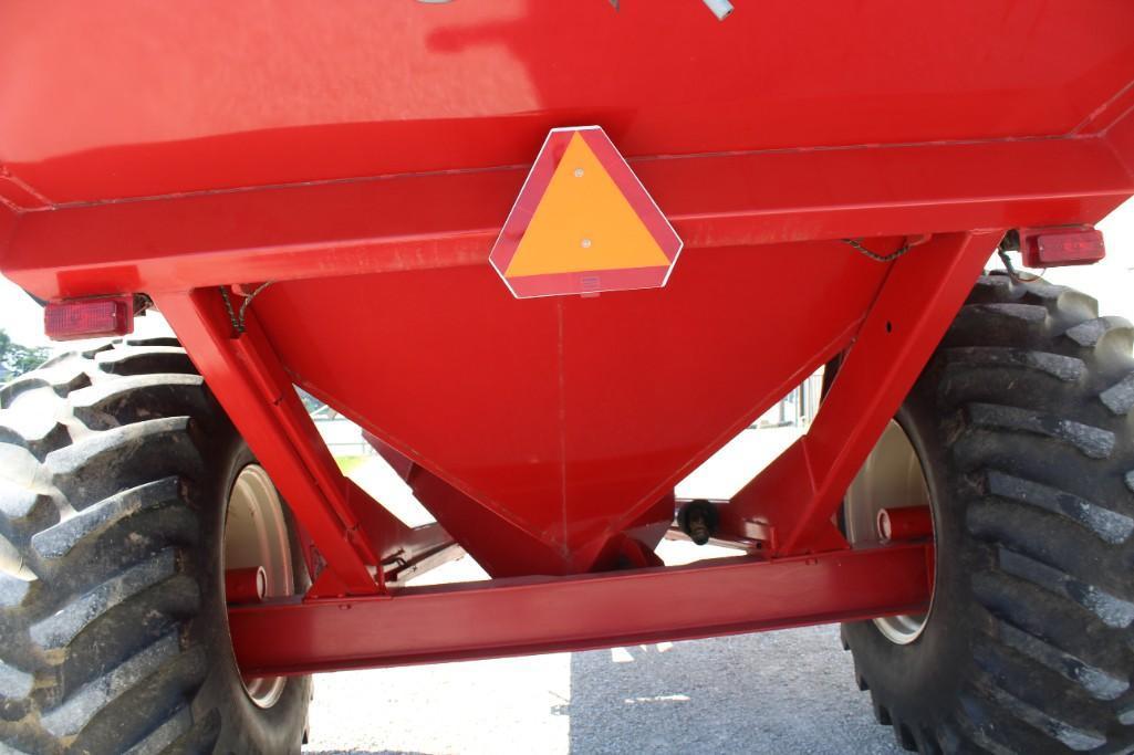Unverferth 8200 grain cart