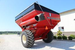 Unverferth 8200 grain cart