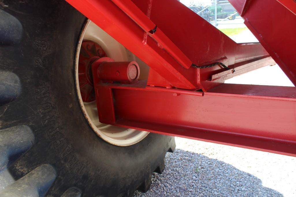 Unverferth 8200 grain cart