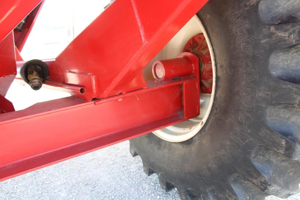 Unverferth 8200 grain cart