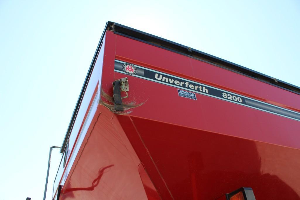 Unverferth 8200 grain cart