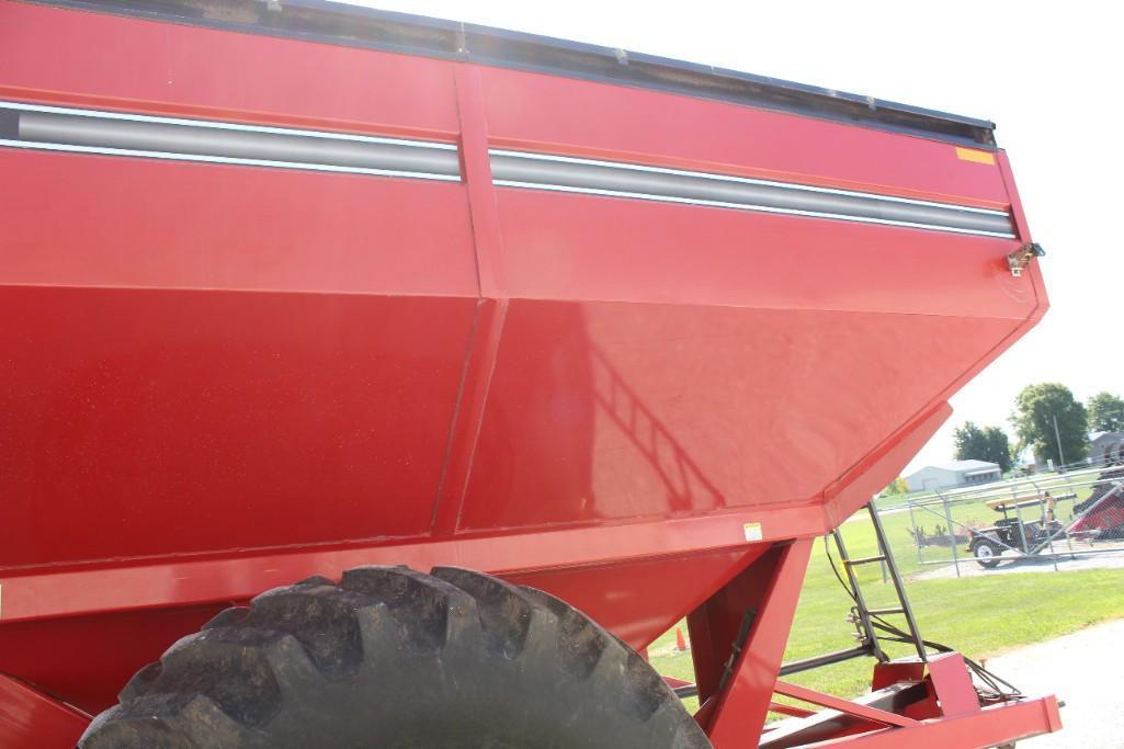 Unverferth 8200 grain cart