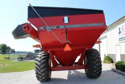 Unverferth 8200 grain cart