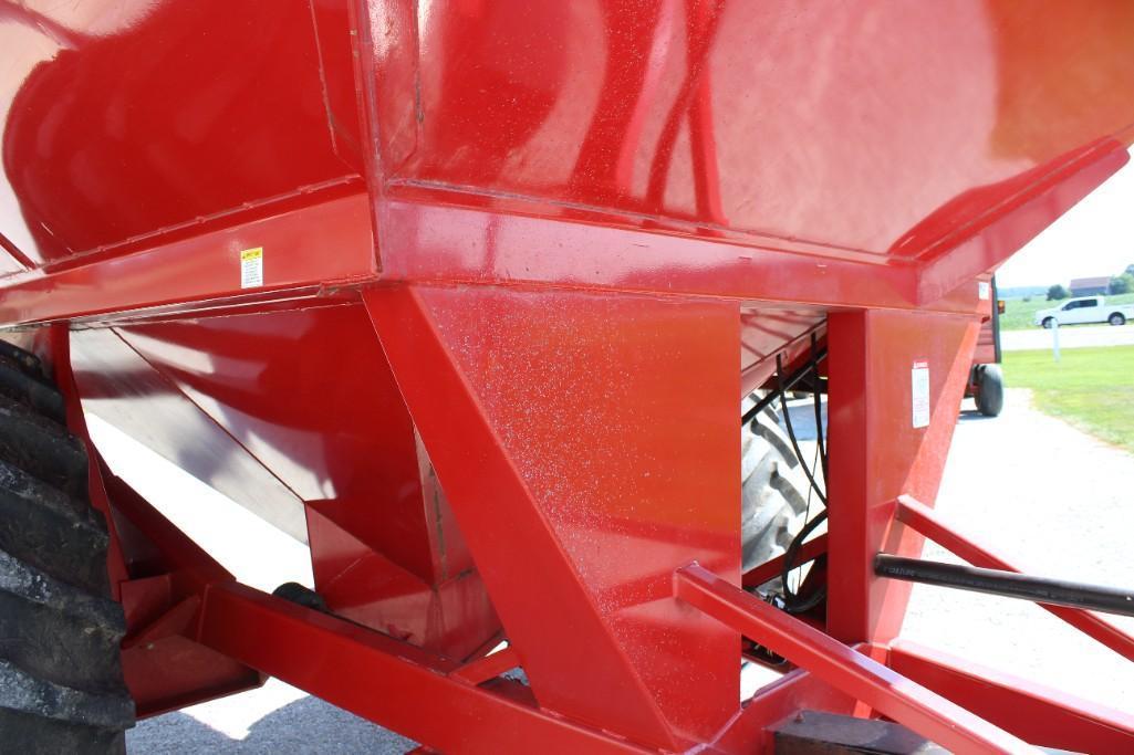 Unverferth 8200 grain cart