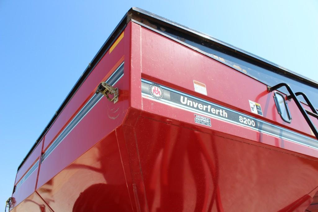Unverferth 8200 grain cart