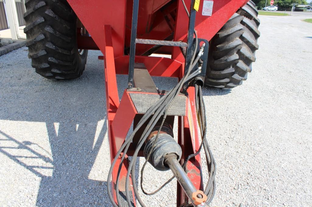 Unverferth 8200 grain cart