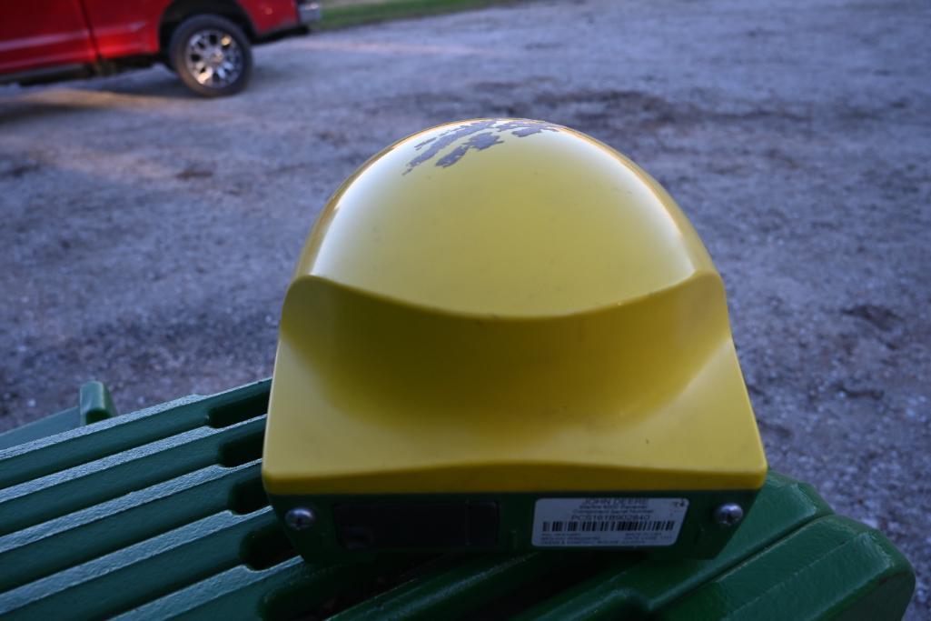 John Deere StarFire 6000 receiver