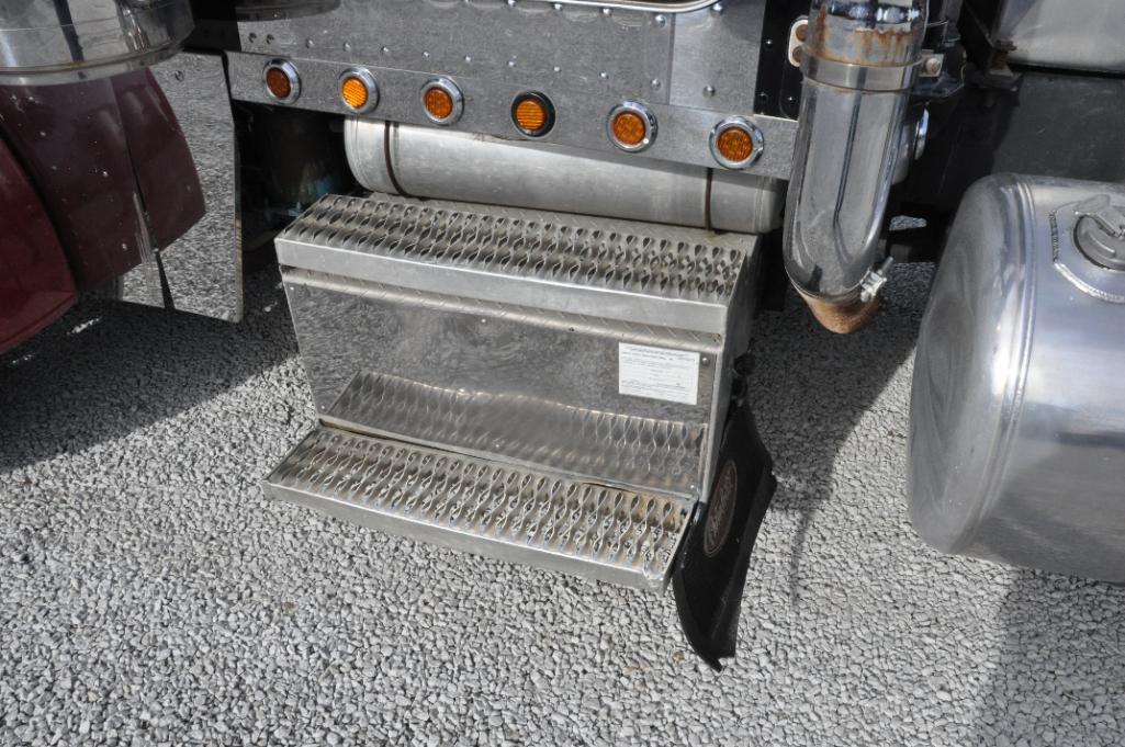1996 Peterbilt 379 day cab semi