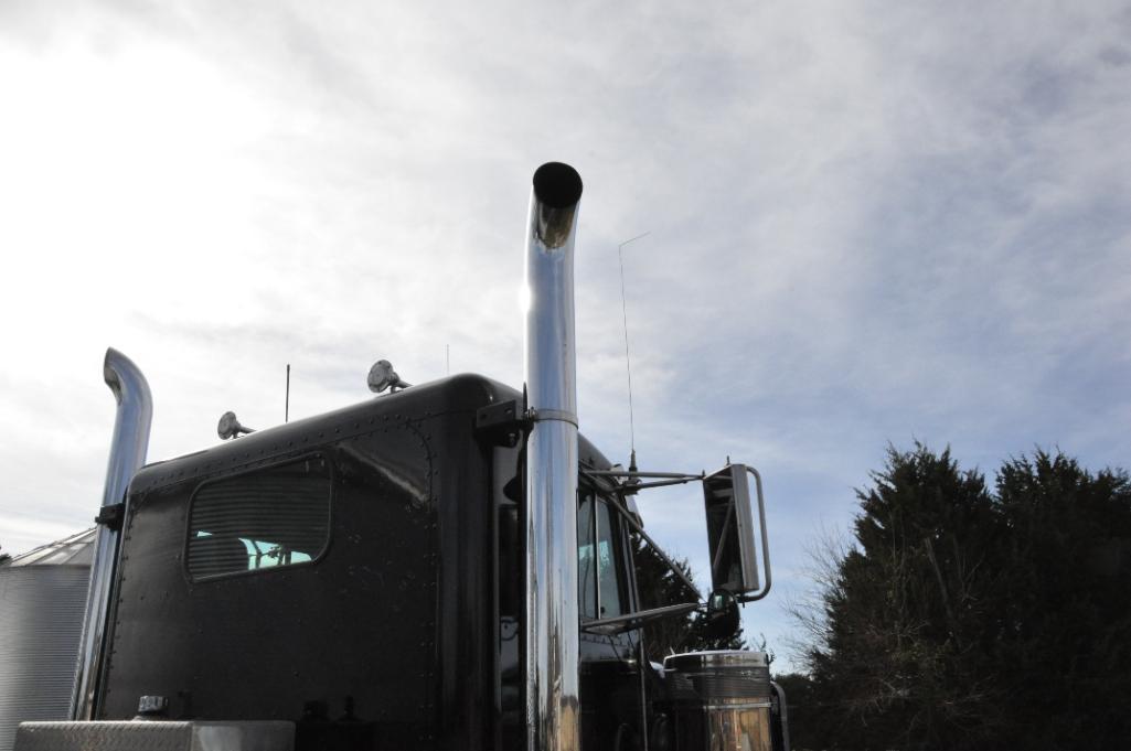 1996 Peterbilt 379 day cab semi