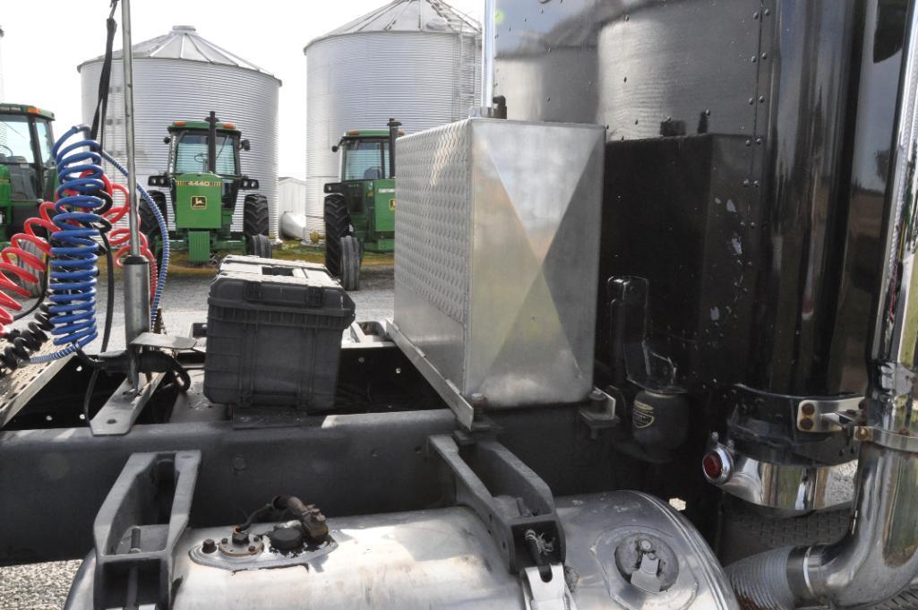 1996 Peterbilt 379 day cab semi