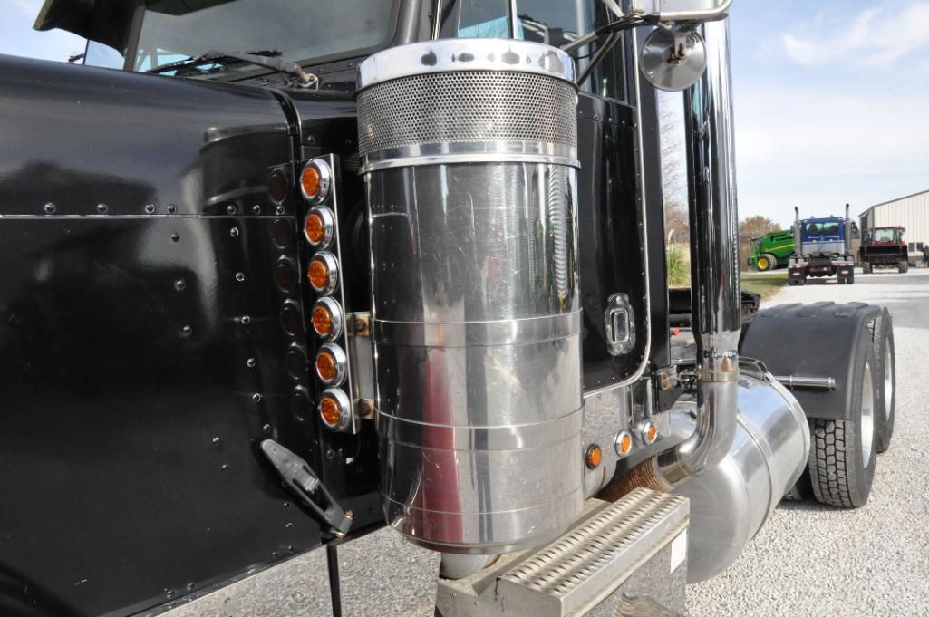 1996 Peterbilt 379 day cab semi