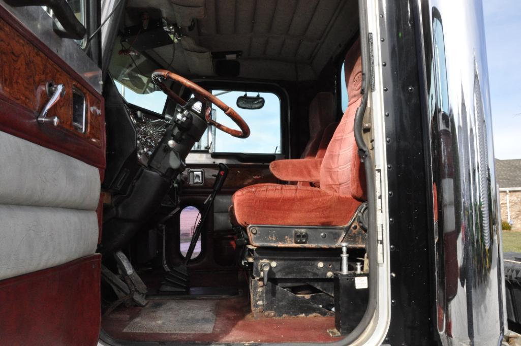 1996 Peterbilt 379 day cab semi