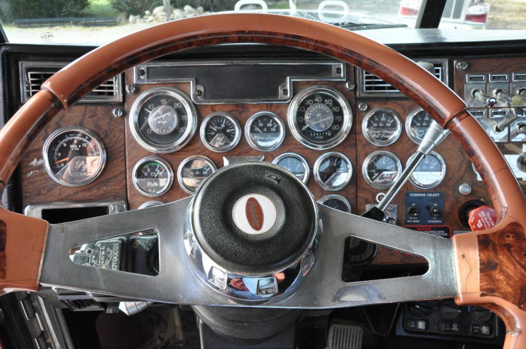 1996 Peterbilt 379 day cab semi