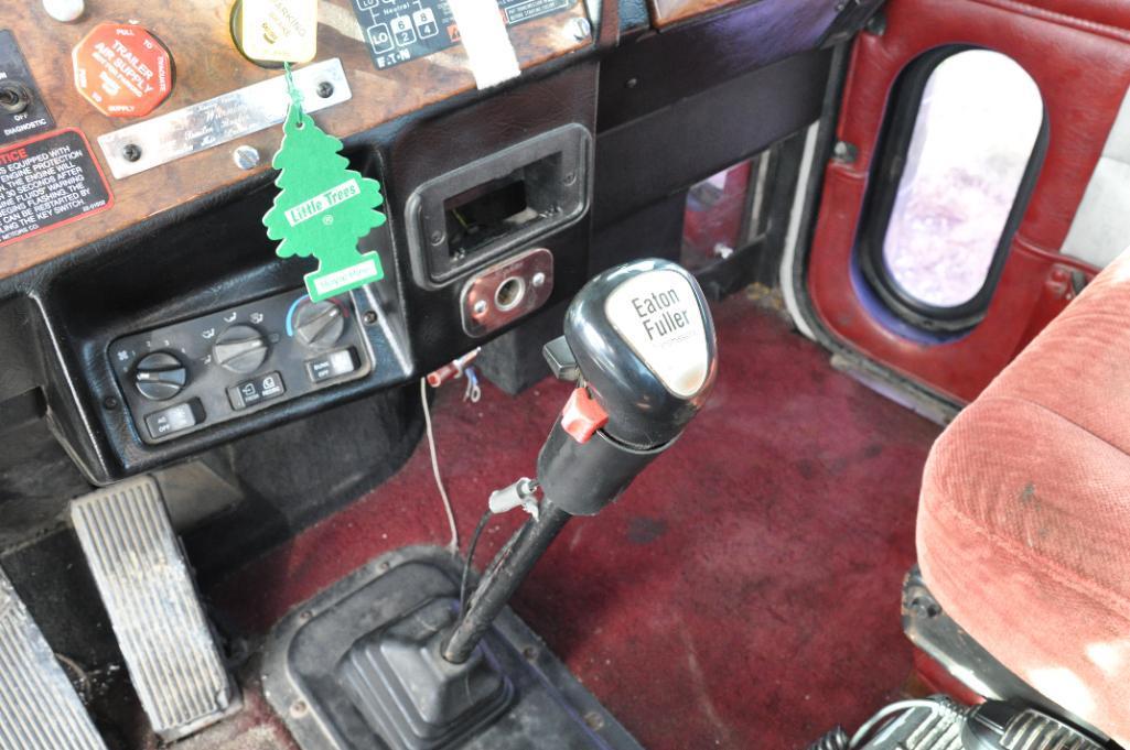 1996 Peterbilt 379 day cab semi