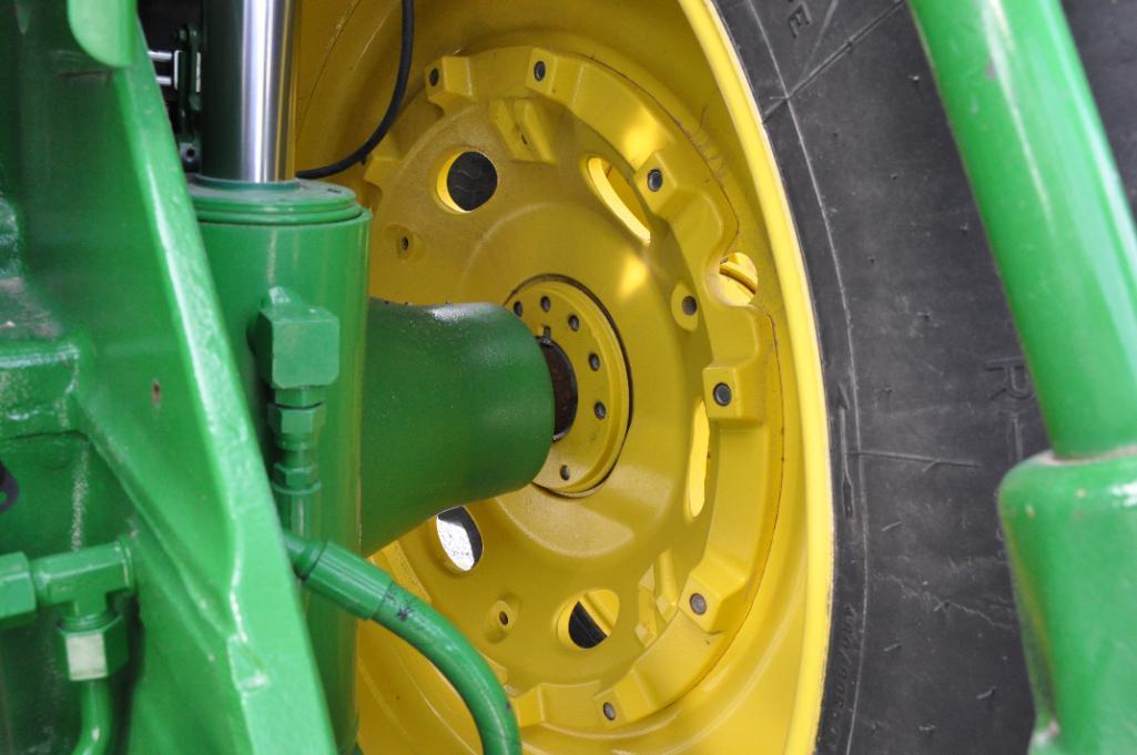 2016 John Deere 8320R MFWD tractor