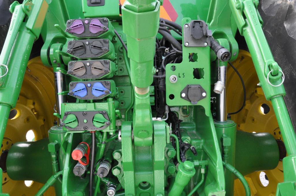 2016 John Deere 8320R MFWD tractor