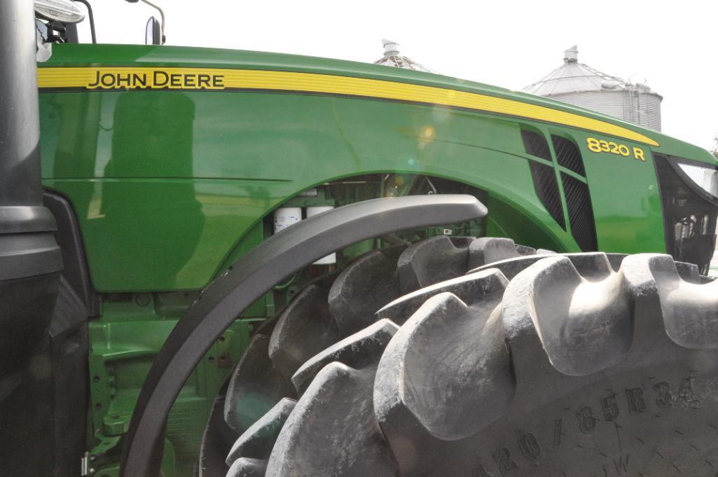 2016 John Deere 8320R MFWD tractor