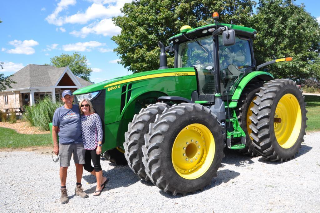 2016 John Deere 8320R MFWD tractor