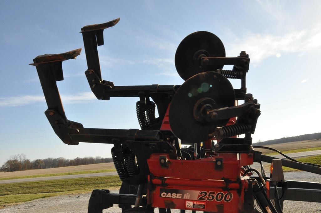 Case-IH 2500 9-shank pull-type. in-line ripper