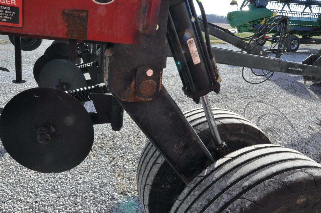 Case-IH 2500 9-shank pull-type. in-line ripper