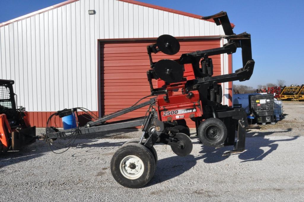 Case-IH 2500 9-shank pull-type. in-line ripper