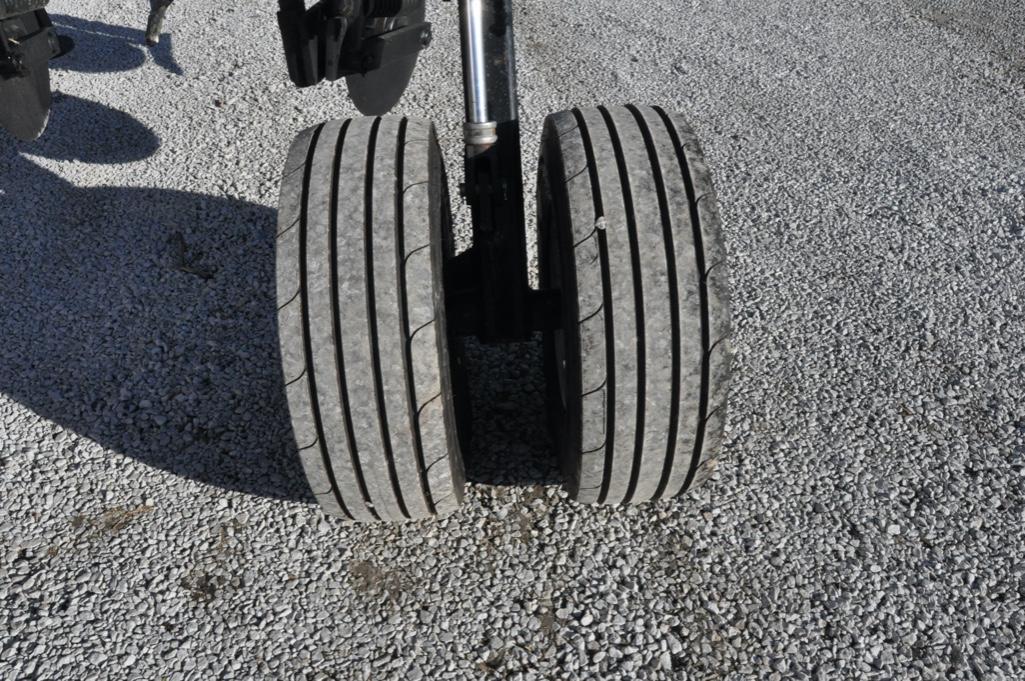 Case-IH 2500 9-shank pull-type. in-line ripper