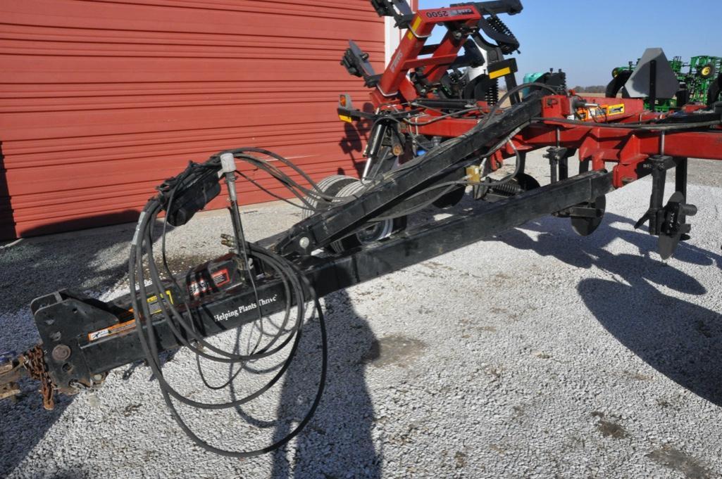 Case-IH 2500 9-shank pull-type. in-line ripper