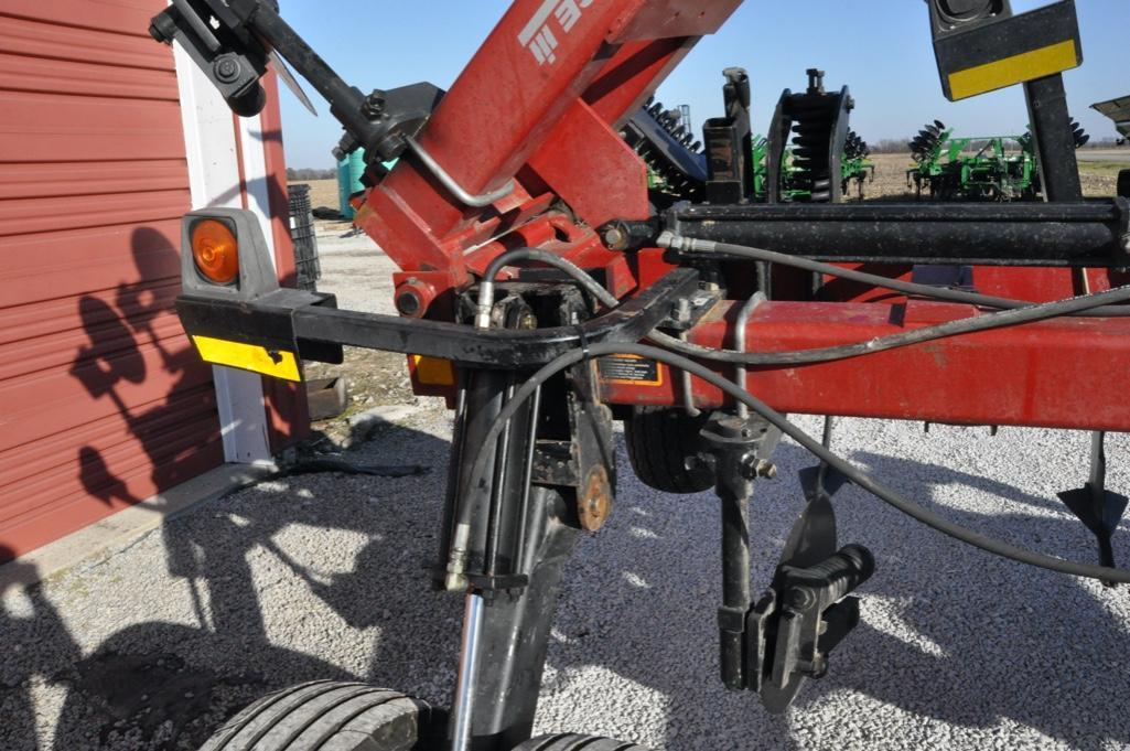 Case-IH 2500 9-shank pull-type. in-line ripper