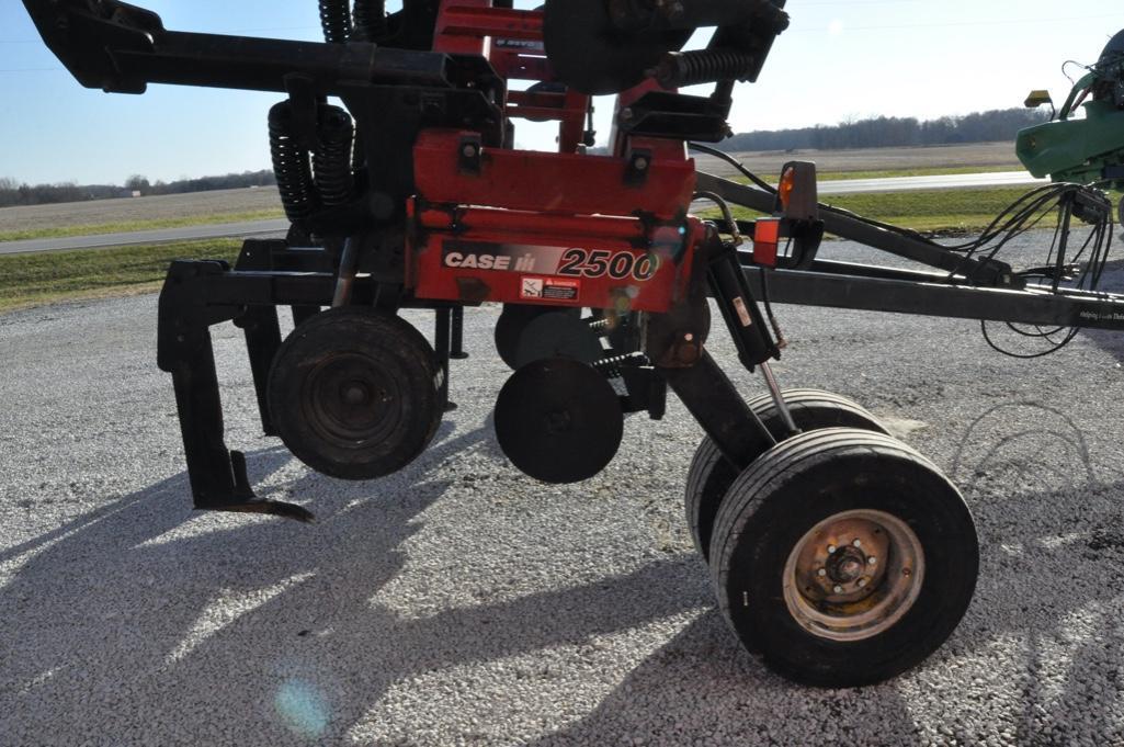 Case-IH 2500 9-shank pull-type. in-line ripper