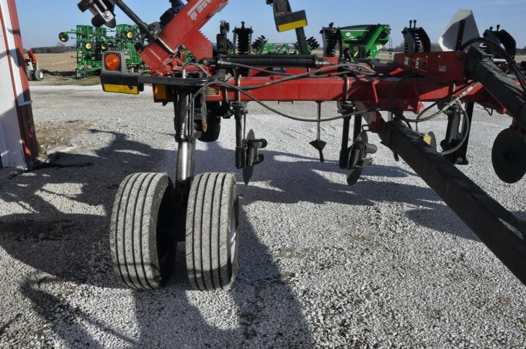 Case-IH 2500 9-shank pull-type. in-line ripper