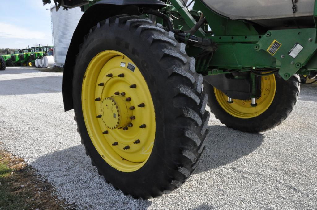 2012 John Deere 4940 self-propelled sprayer