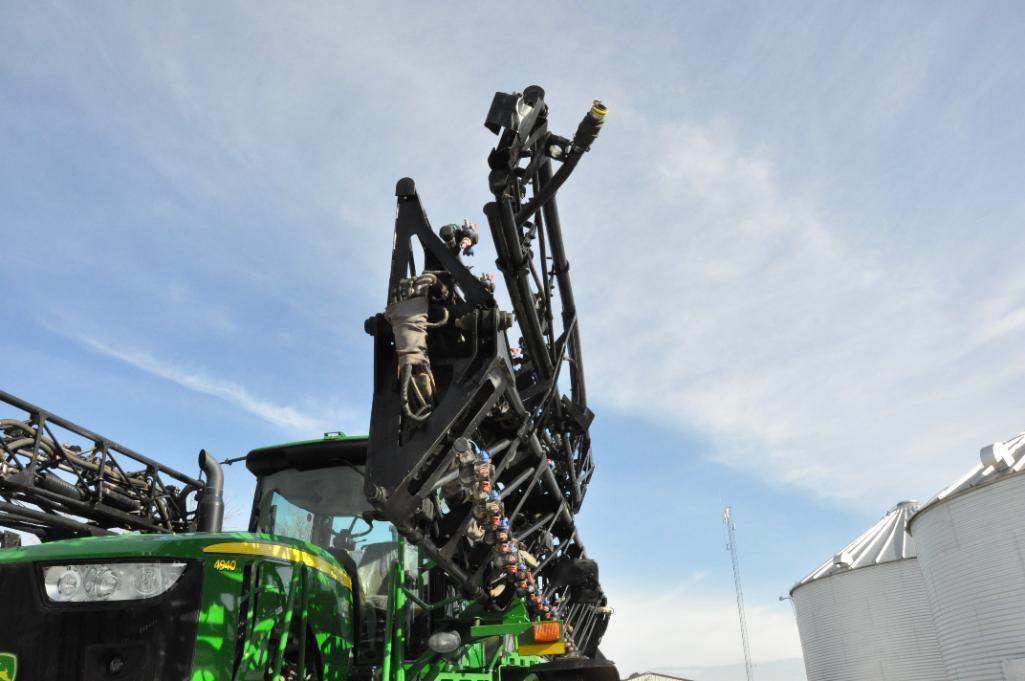 2012 John Deere 4940 self-propelled sprayer