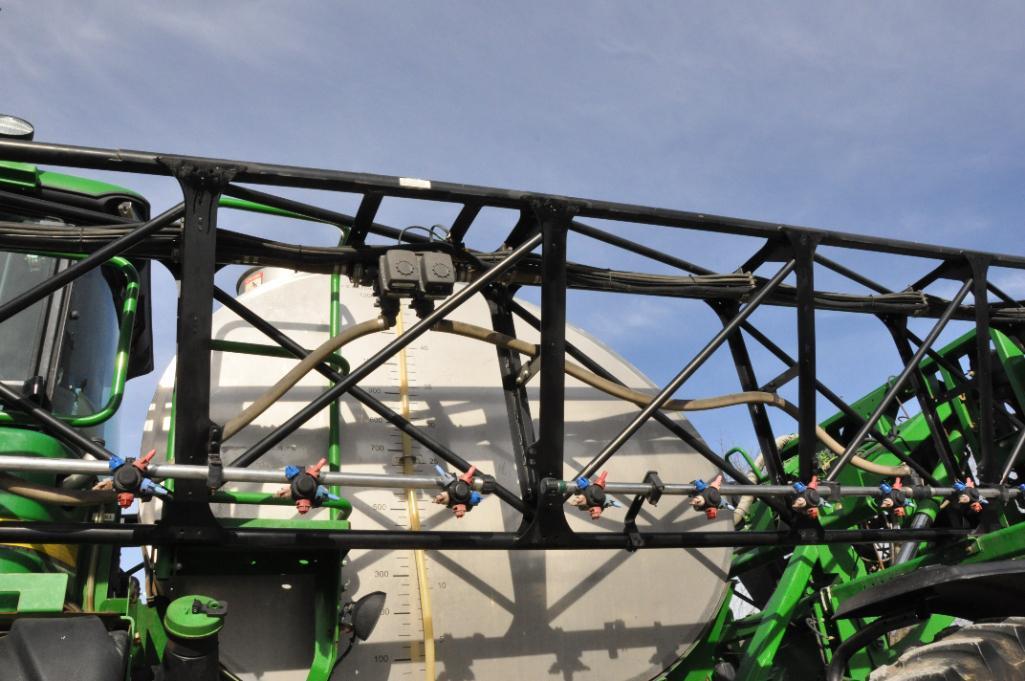 2012 John Deere 4940 self-propelled sprayer