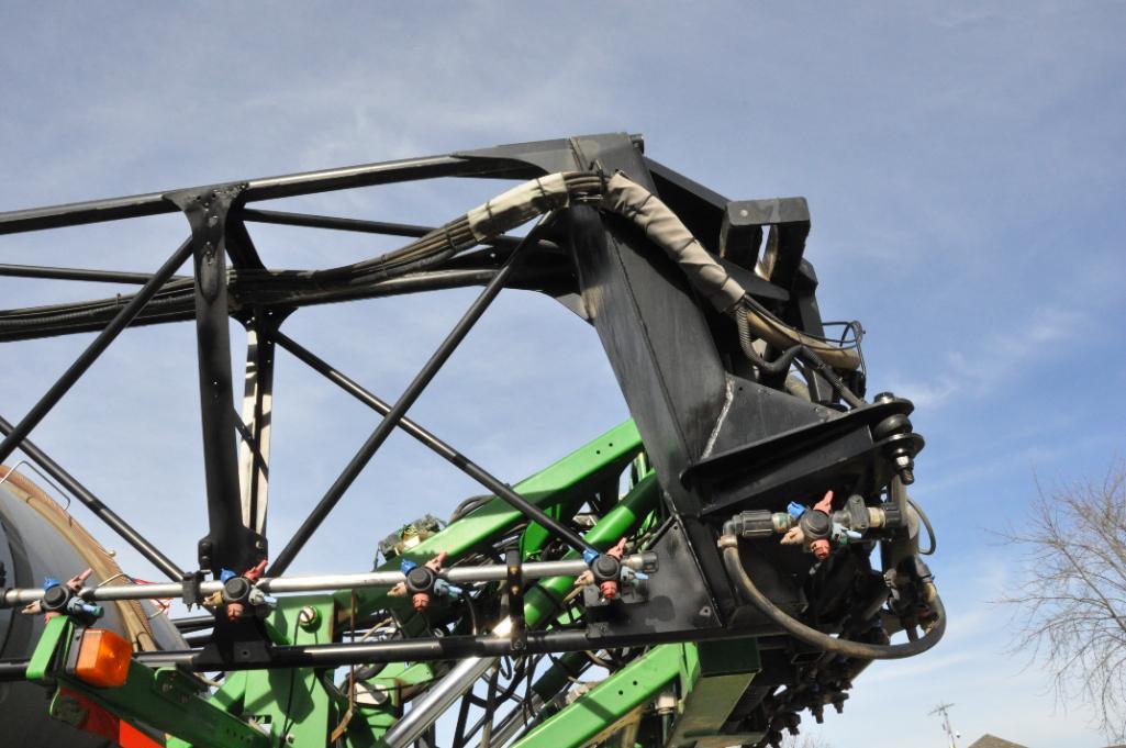 2012 John Deere 4940 self-propelled sprayer
